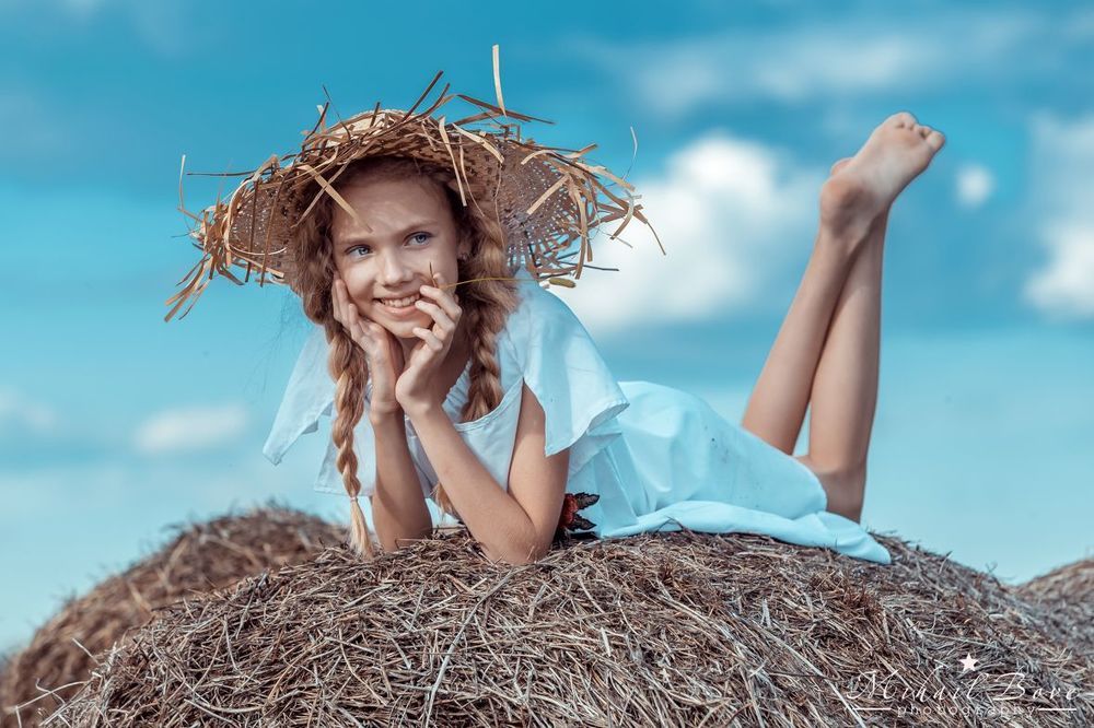 Полина, деревня Кунары,  что под Невьянском.