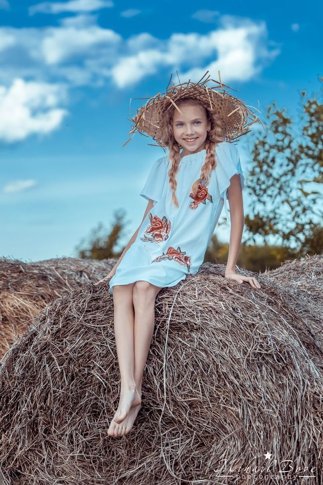 Полина, деревня Кунары,  что под Невьянском.