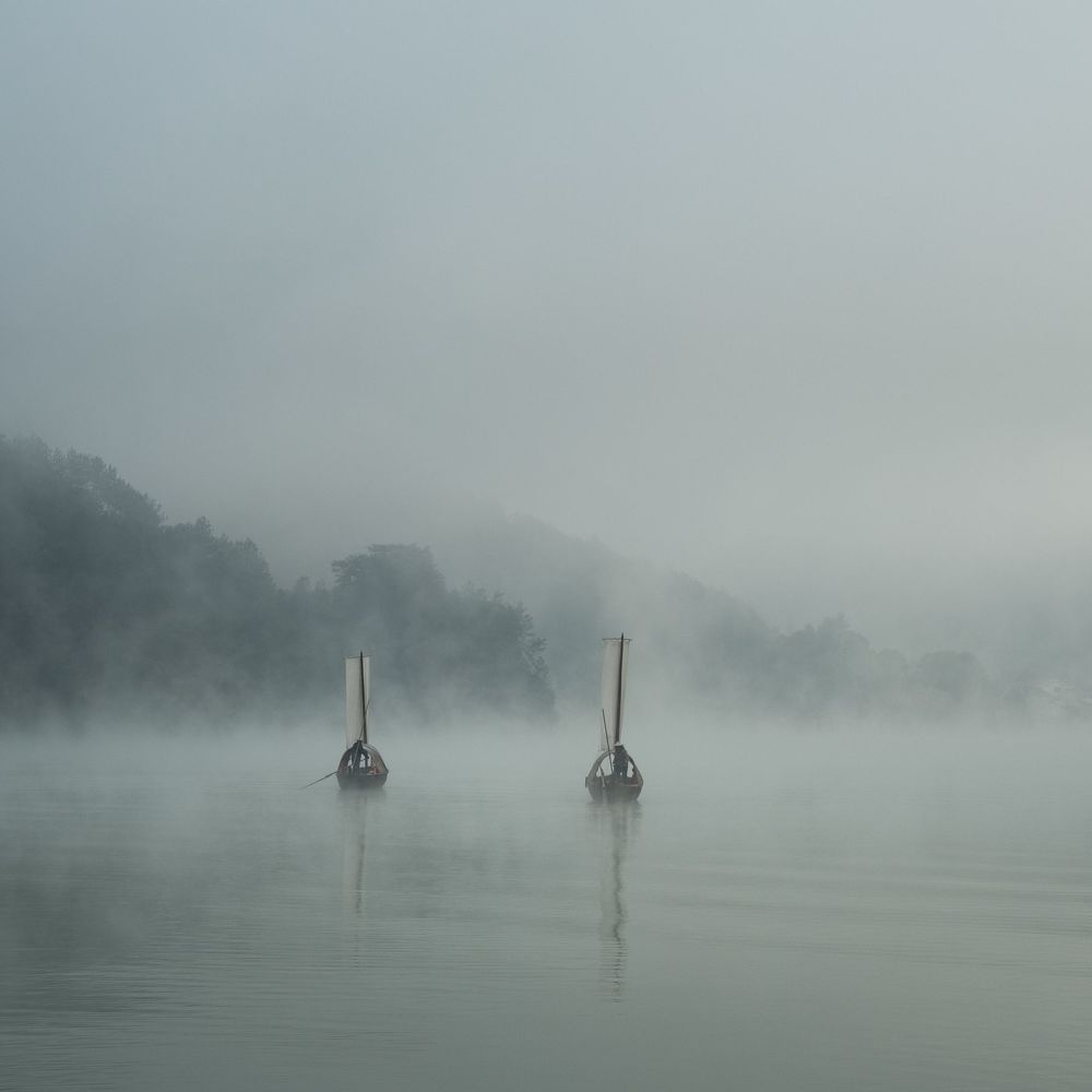 This Artwork is inspired by a poem written by Su Dongpo, a poet from the Song Dynasty. The photographer seeks to express peace and harmony that is brought to life by nature.