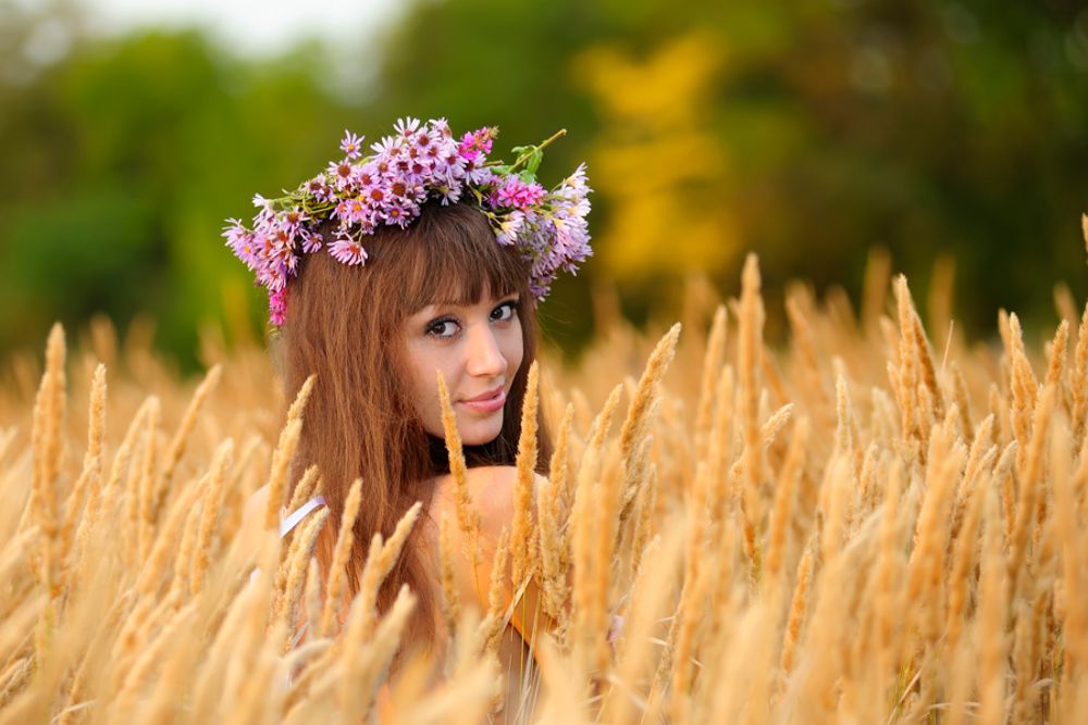 В поле