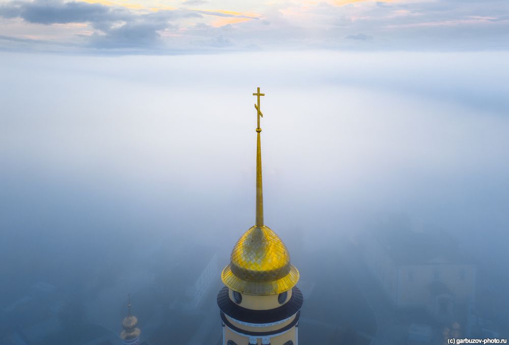 Качаясь на волнах тумана