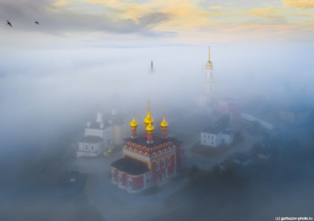 Качаясь на волнах тумана