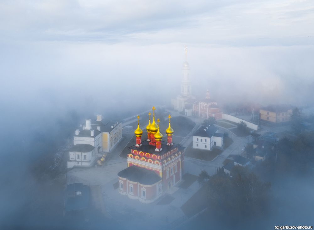 Качаясь на волнах тумана