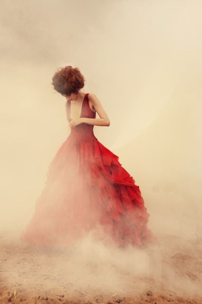 "Red parachute"  MD:Instagram  " olgikzor " Dress:[id190182|Ольга Малярова] MUAH: [club20549463|Визажист для фотосессий Петербург, Испания.]  Сотрудничество kirillartphoto@gmail.com  Бесплатное обучение обработке https://vk.com/sakrukin_photo  Быть моделью на моих съемках TFP оставлять заявку [club106086823|сюда]