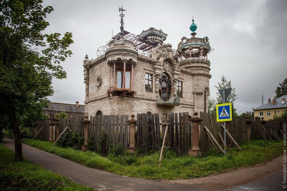 Дом с кариатидами