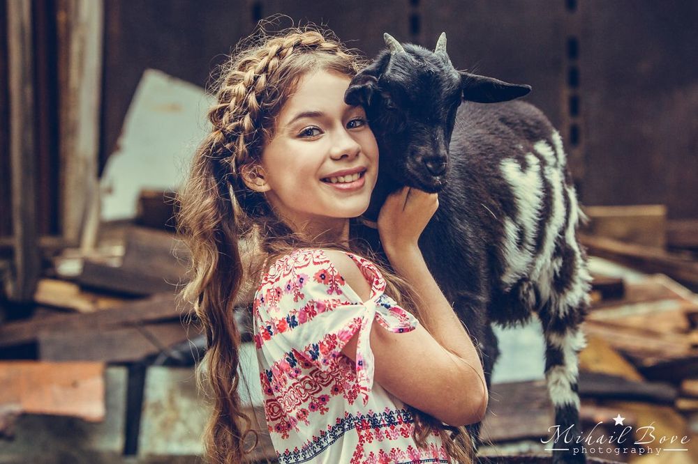 Аня