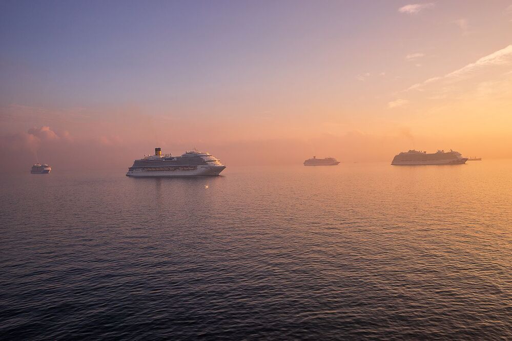 empty cruise ships