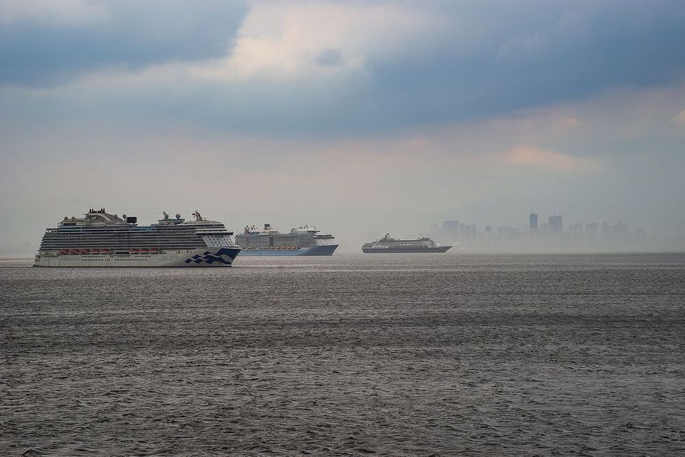 empty cruise ships