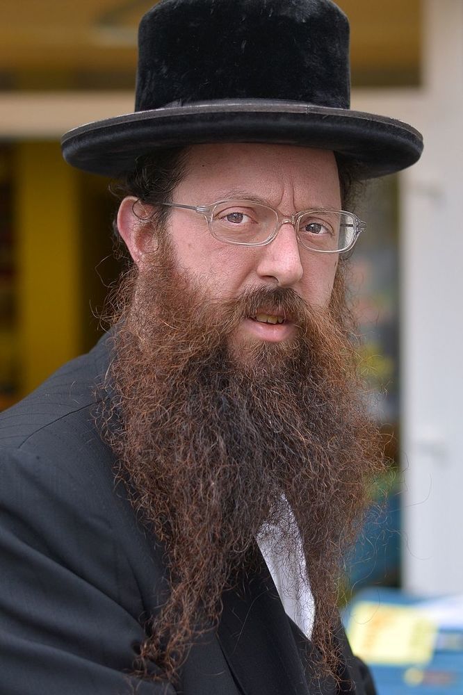 Portraits of hasidic Jews.