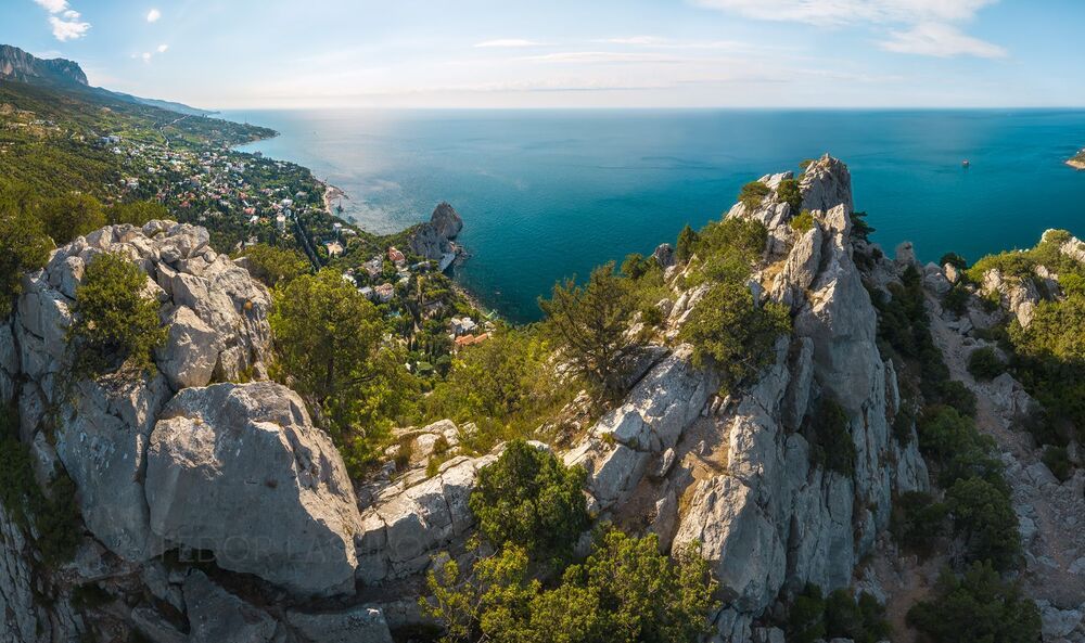 Скалистый берег Крыма