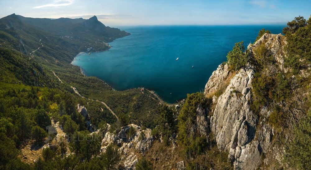 Скалистый берег Крыма