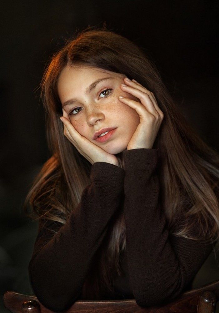 Аня.