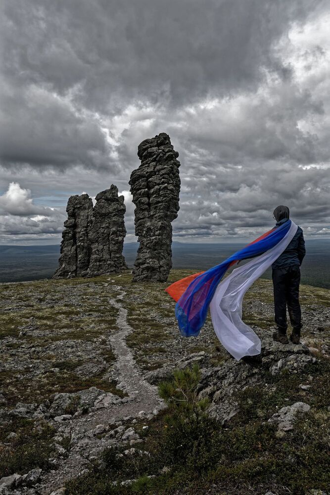 По раскрашенной земле