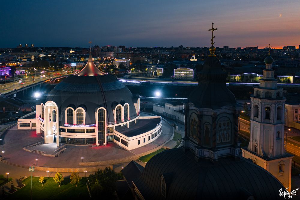Тула. Ночь. Музей оружия