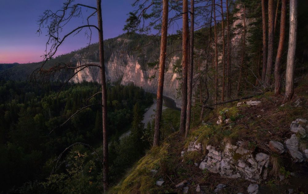Вечер и ночь на скалах Мамбет