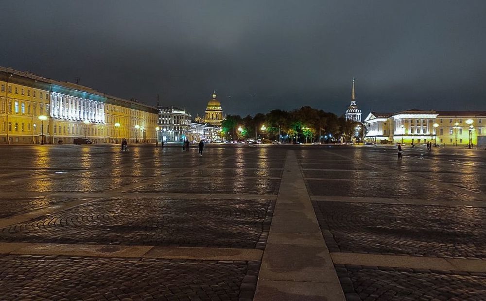 С мобилой по вечернему Питеру