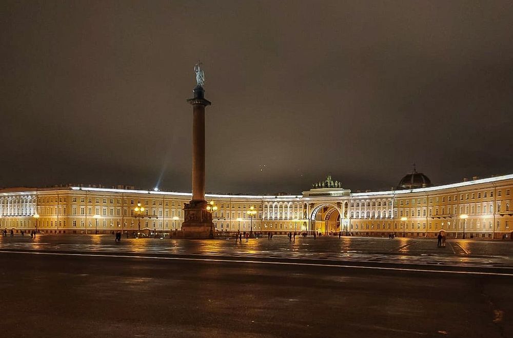 С мобилой по вечернему Питеру
