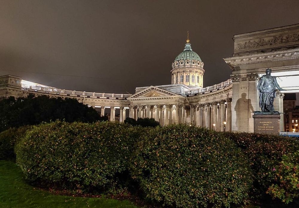 С мобилой по вечернему Питеру