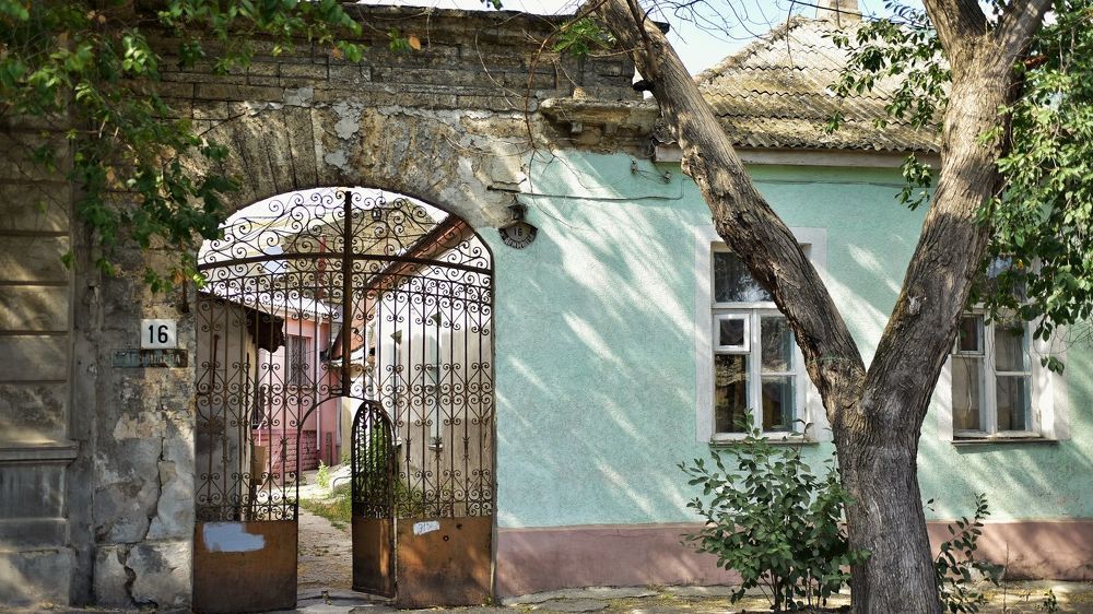Двери, окна и ворота Евпатории