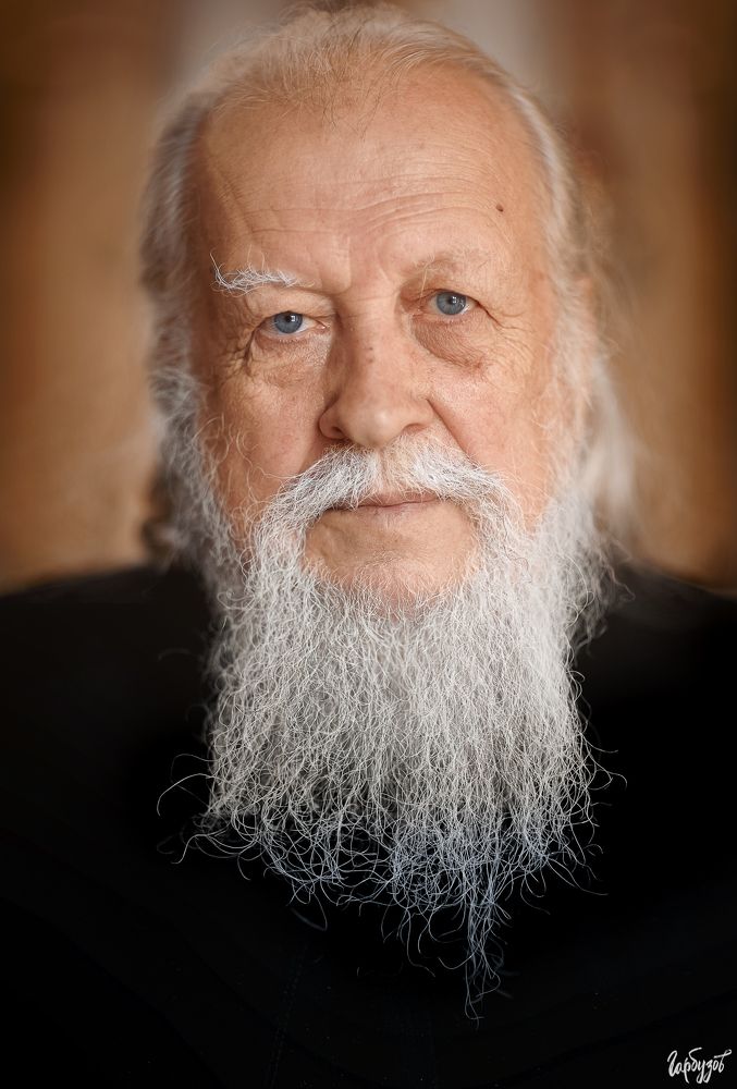 Отец Лев