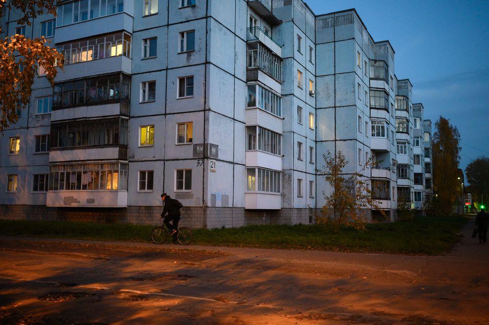 В свете фонарей