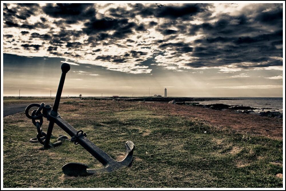 Sheltering sky. Рейкьявик. HDR
