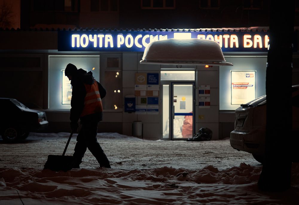 Юра на работе