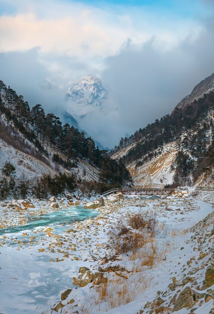 Горы в облаках