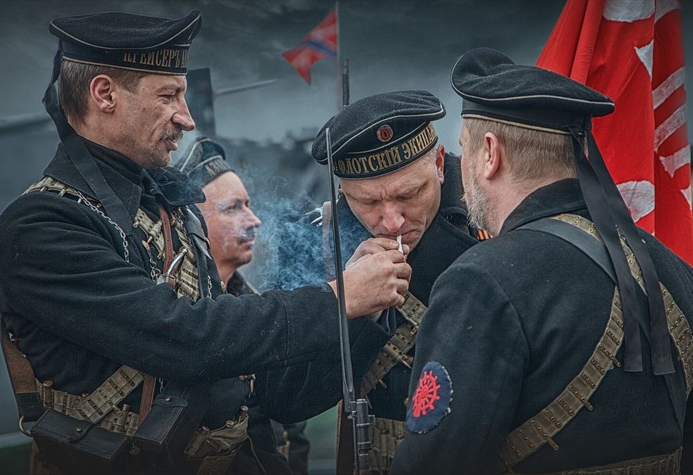 Вихри враждебные веют над нами...