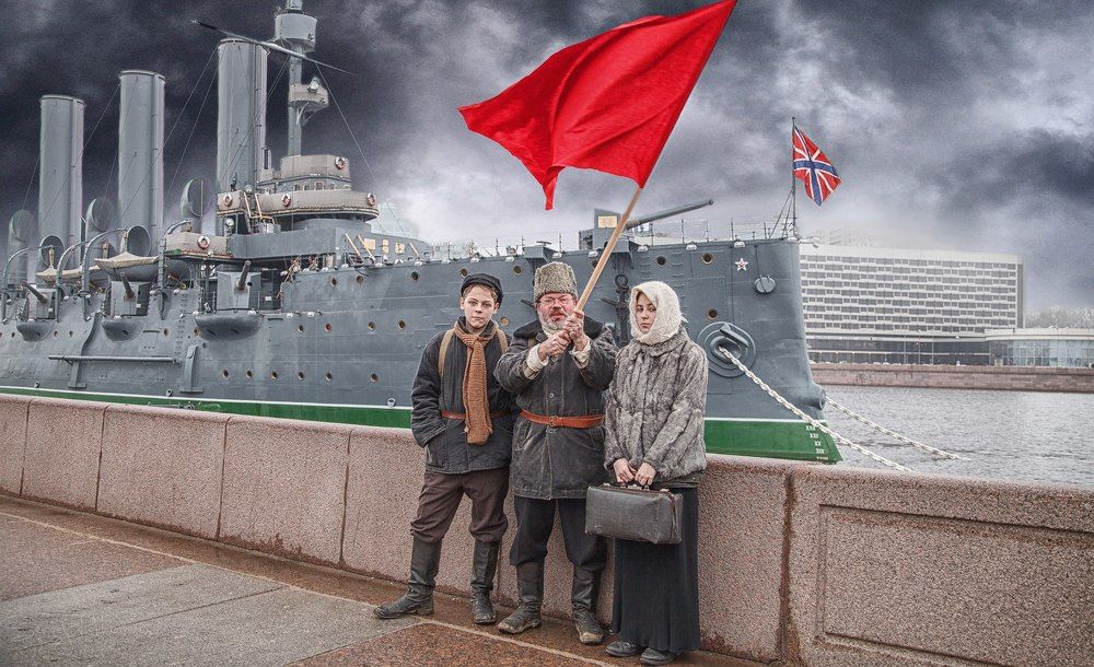Вихри враждебные веют над нами...