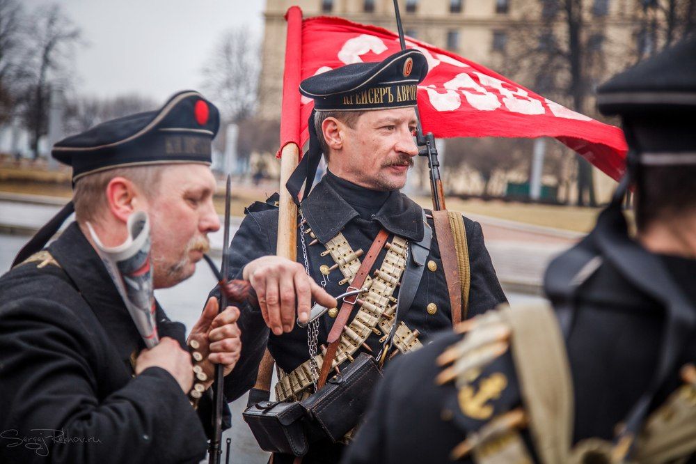 Вихри враждебные веют над нами...