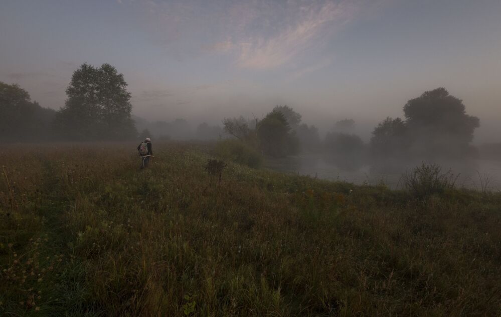 foggy dawn...