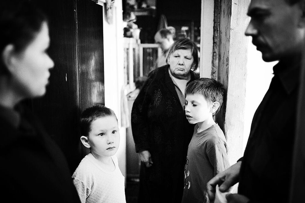 У девочки невроз. В школу в этом году не пойдет. Отец уже не пьет.