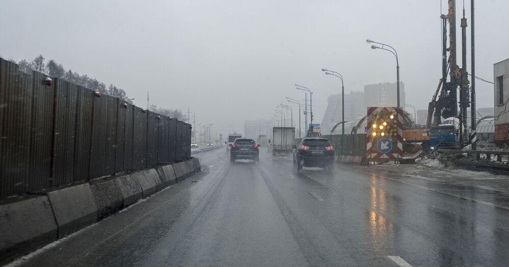 По мокрой Москве