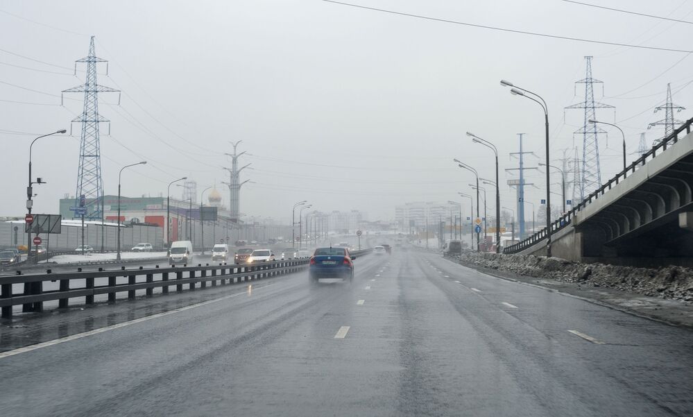 По мокрой Москве