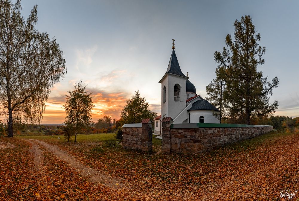 Бёхово. Церковь Троицы Живоначальной.