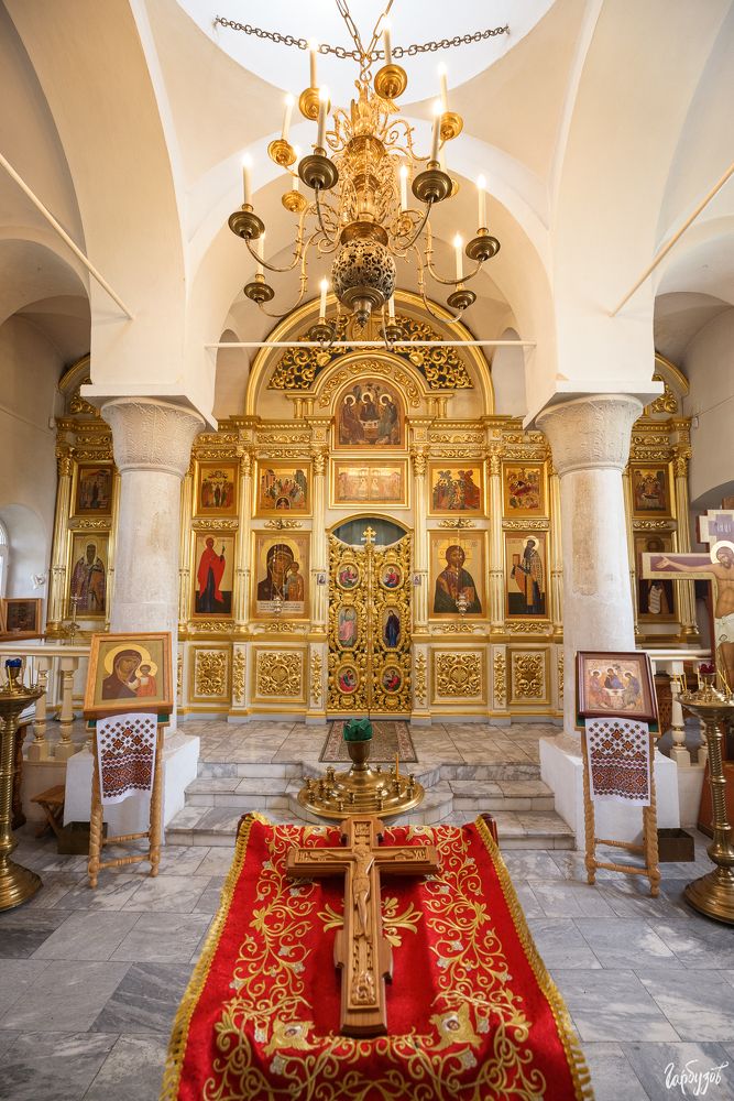 Бёхово. Церковь Троицы Живоначальной.