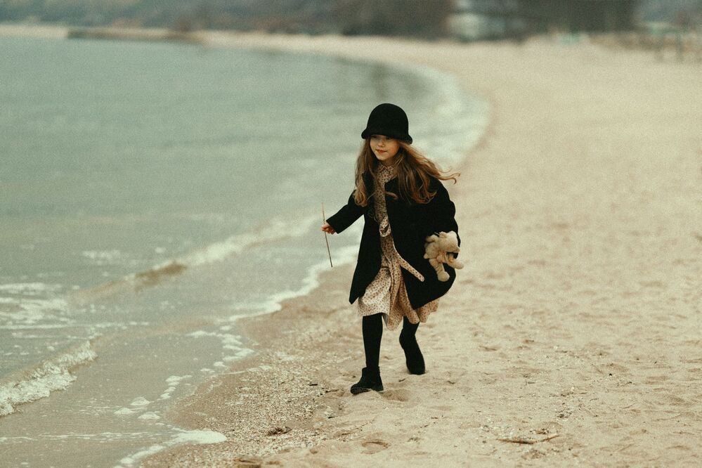 у моря