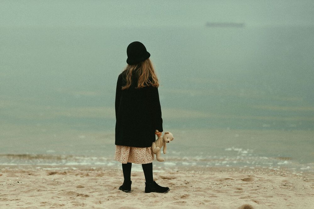 у моря