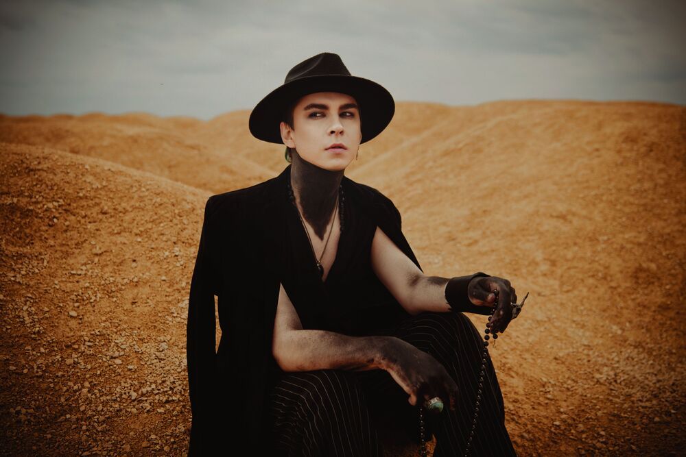 Distortion of sands