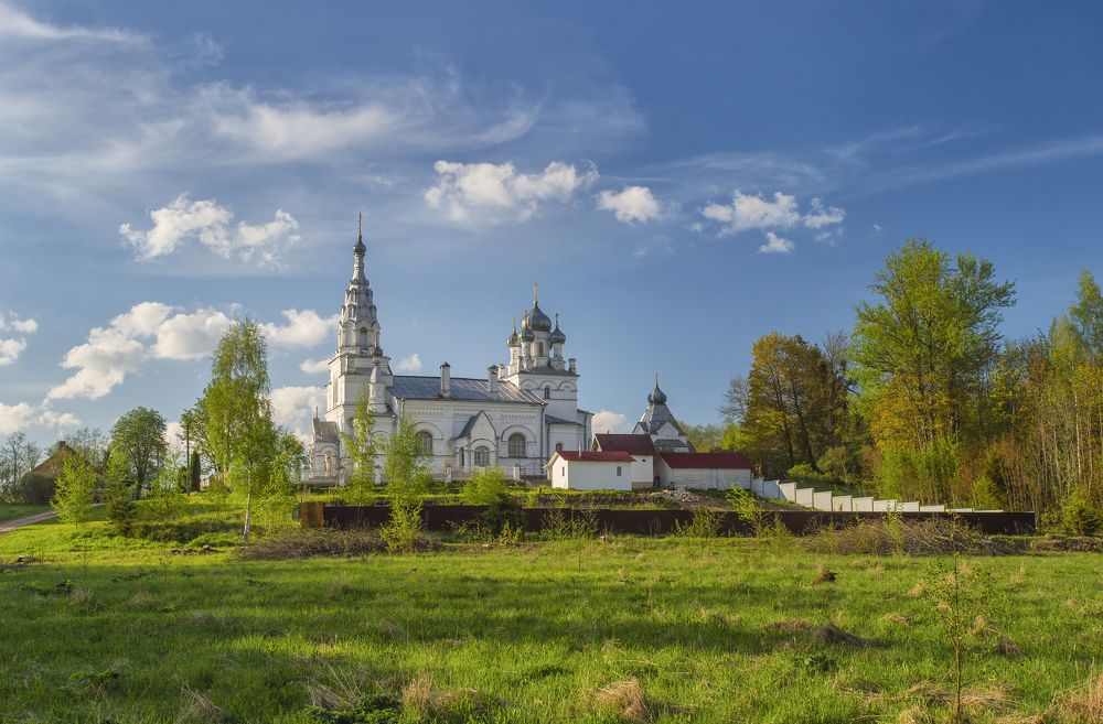 По святым местам.