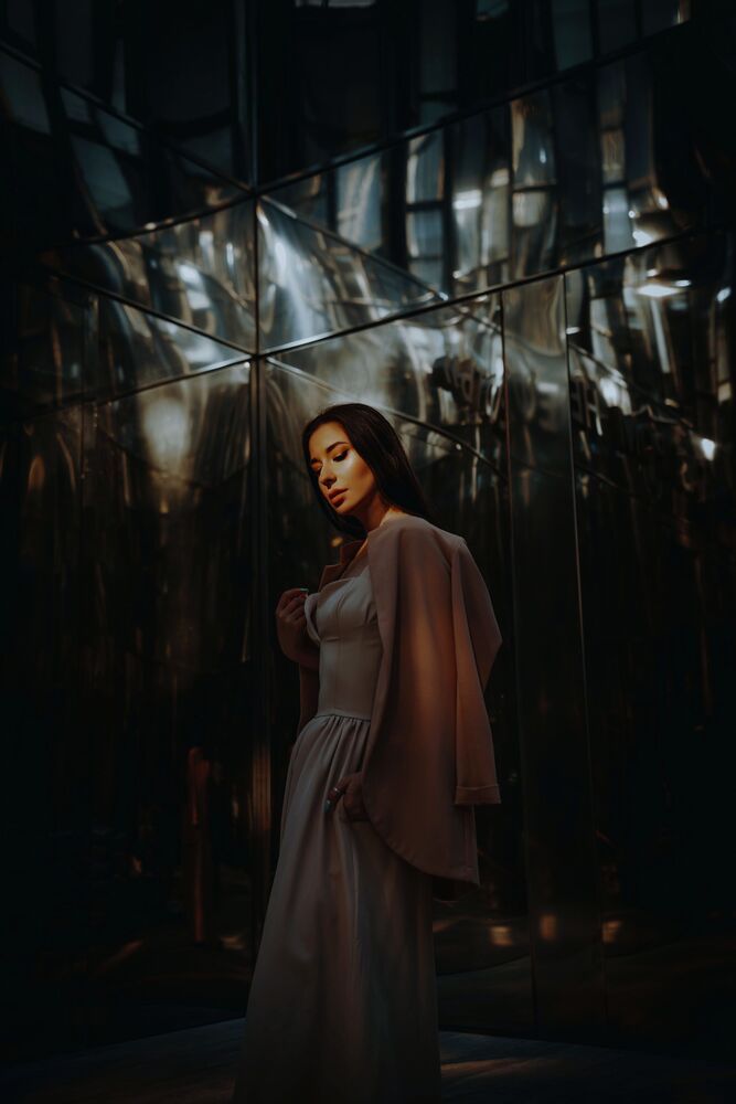 薄闇　（self-portrait)