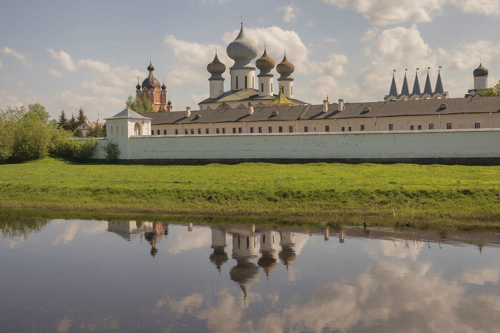 Тихвинский монастырь