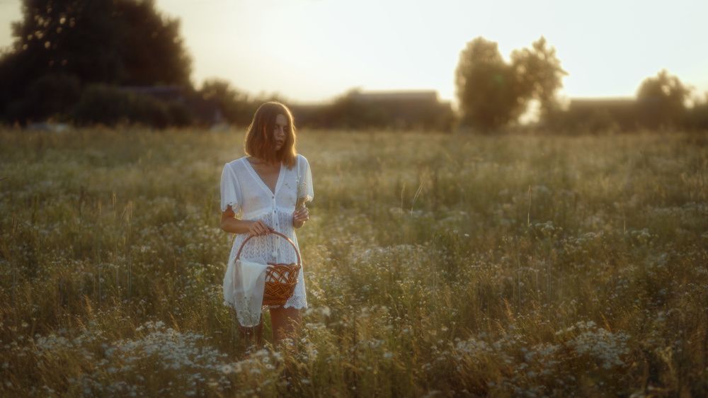 Girl and daisies