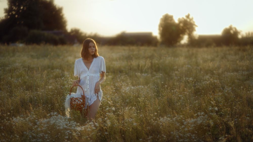 Girl and daisies