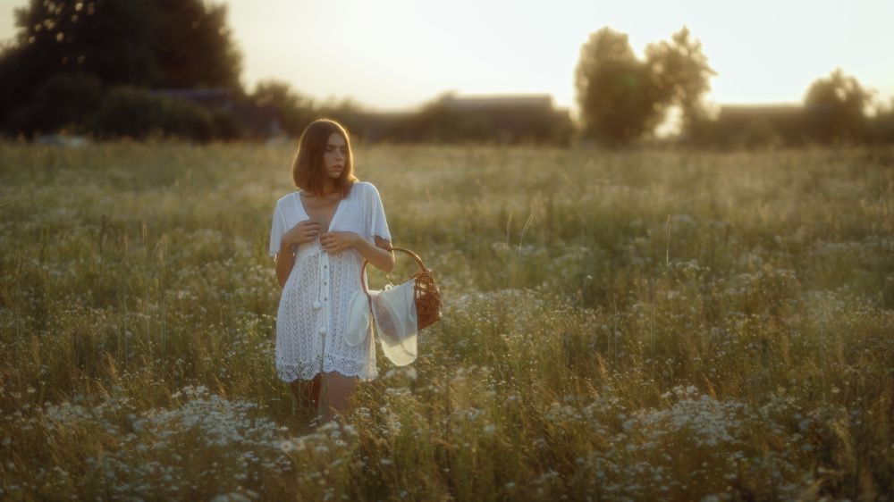 Girl and daisies