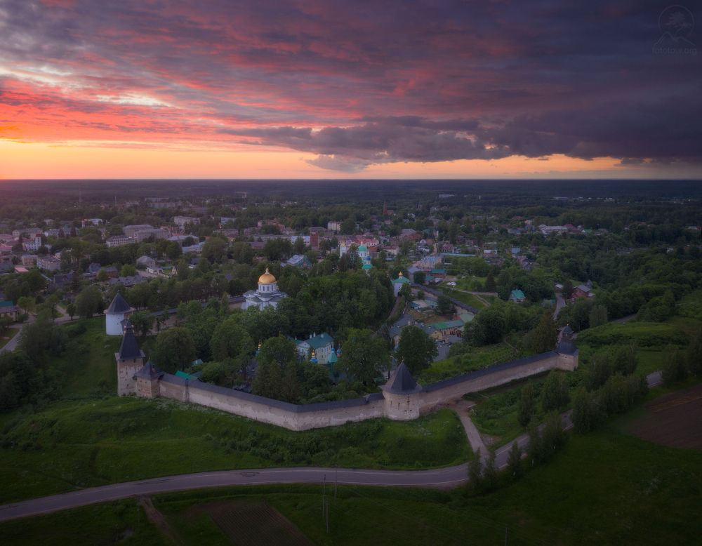 Закат в Печорах