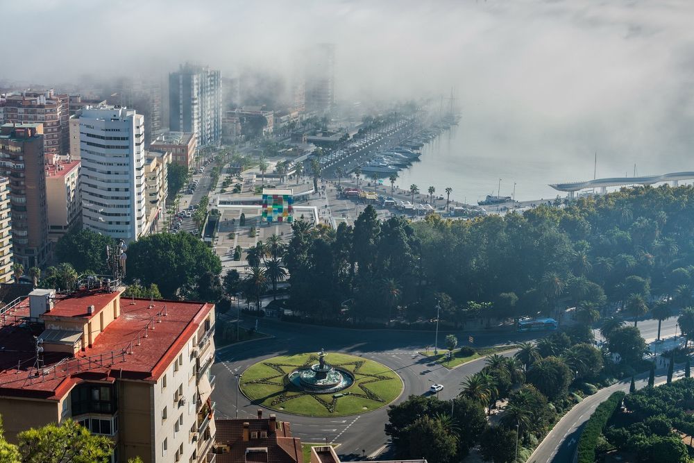 Туман наступает на город