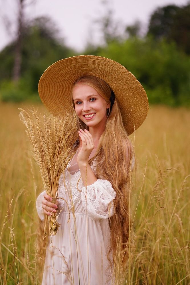 Полина