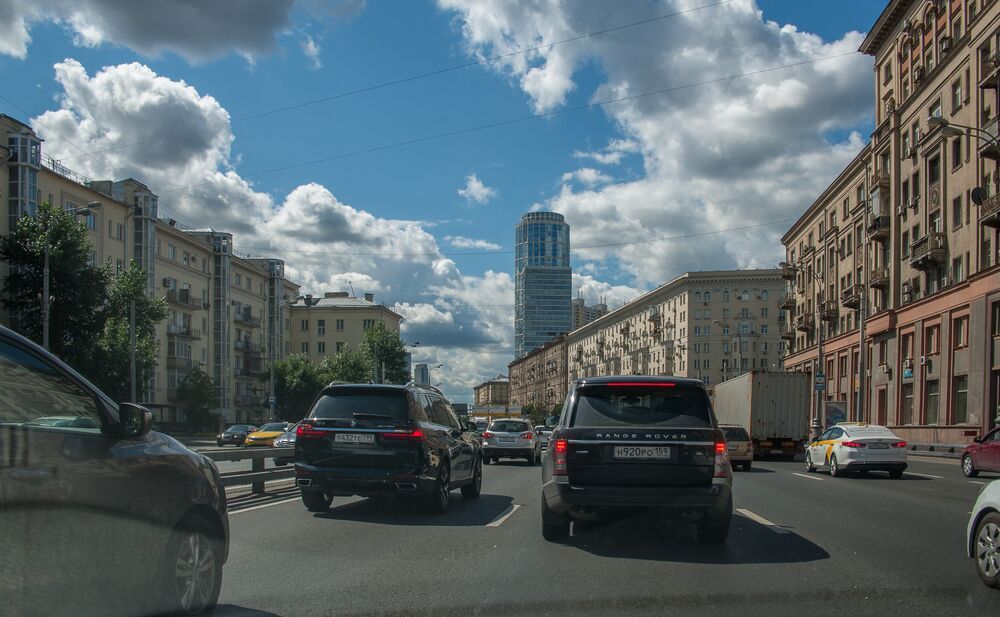 В субботний полдень по Москве
